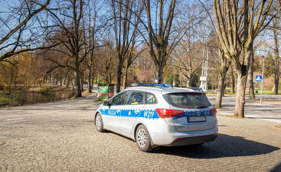 Wiara w drugiego człowieka – opowieść o bezdomnym 50-latku i pomocnikach z chorzowskiej policji